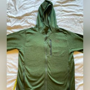 M’s North Face Canyonlands Hoodie - size M - EUC